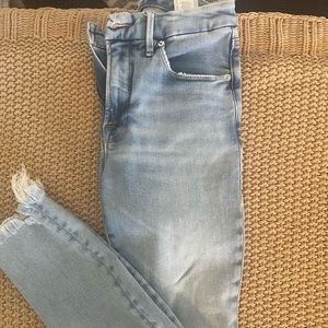 Light wash good American raw hem ankle jeans with rips size 6/28